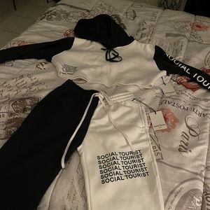 Crop hoodie and sweat pants set black and white